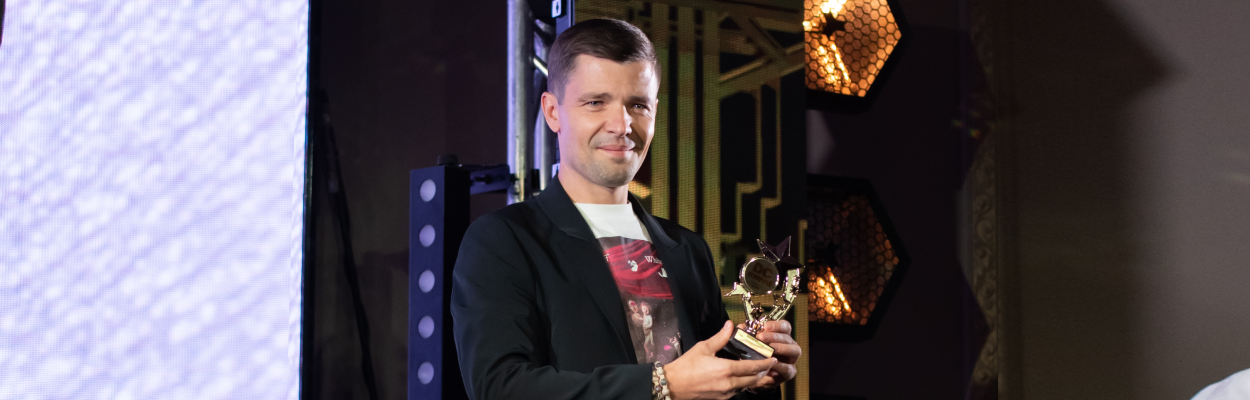 Роман Никонов – владелец холдинга Nikonov group удостоен премии «Ювелирный бренд года» в номинации ювелирное искусство.