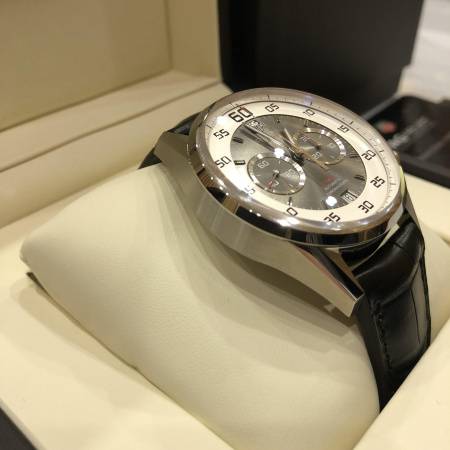 TAG Heuer Carrera