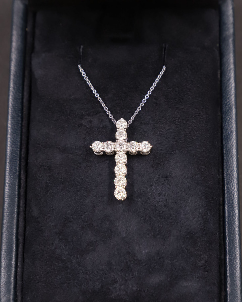 Крест Graff Classic Graff Round Diamond Cross Medium Pendant RGP006