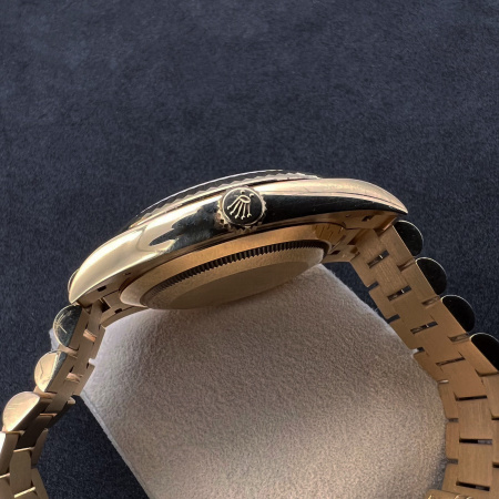 Rolex Day-Date 40 mm 228238