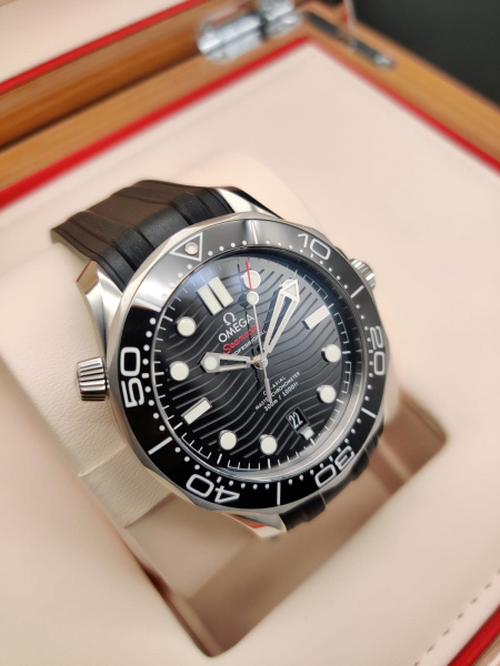 Omega Seamaster Diver 300M Co-Axial Master Chronometer 210.32.42.20.01.001