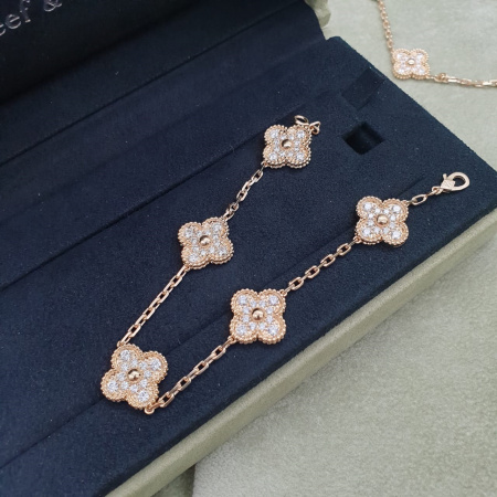 Комплект Van Cleef & Arpels Vintage Alhambra VCARA42300 VCARA44700 VCARA41400