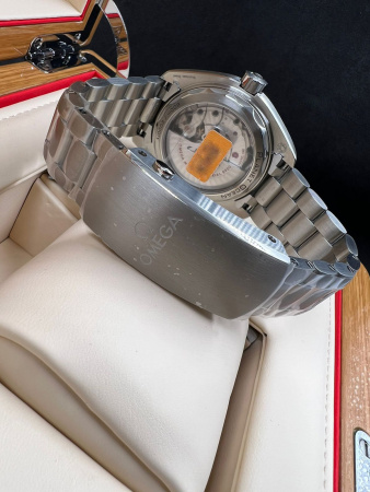Omega Seamaster Planet Ocean 600m Co-Axial Master Chronometer 43.5 mm 215.30.44.21.01.002