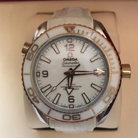 Omega Seamaster Planet Ocean 600M Co-Axial Master Chronometer 39.5 mm 215.23.40.20.04.001