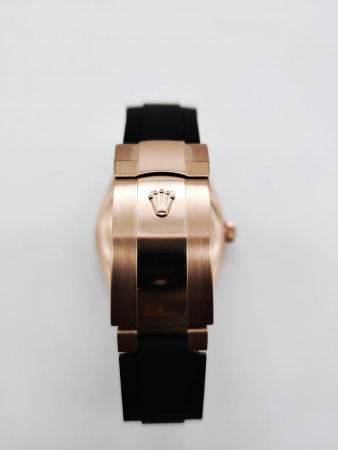 Rolex Sky-Dweller 42 mm 326235