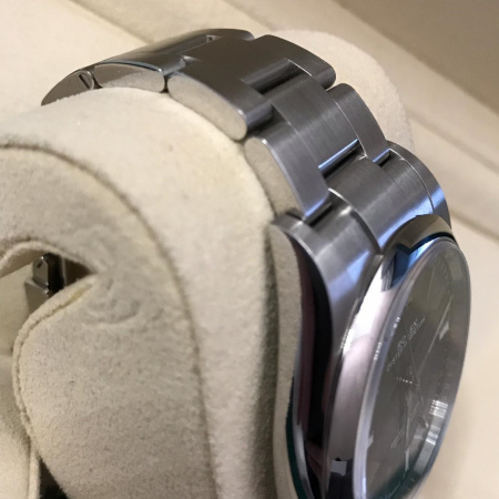 Rolex Oyster Perpetual 39 mm 114300