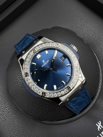 Hublot Classic Fusion Titanium Blue 33 mm 581.NX.7170.LR.1104