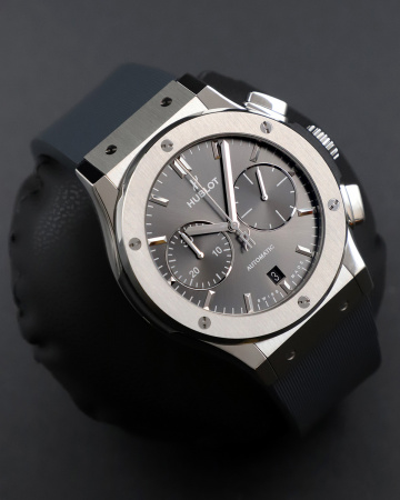 Hublot Classic Fusion Chronograph Titanium Racing Grey 45 mm 521.NX.7071.RX