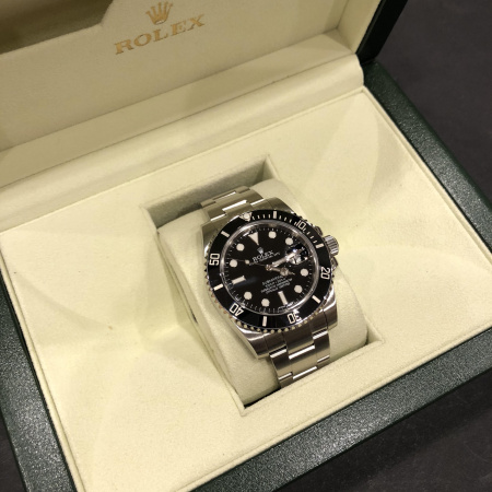 Rolex Submariner Date 40 mm 116610
