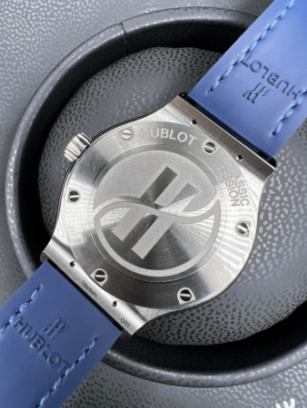 Hublot Classic Fusion Titanium Blue 33 mm 581.NX.7170.LR.1104