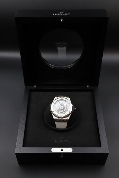 Hublot Big Bang Sang Bleu Titanium White 45 mm 415.NX.2027.VR.MXM18