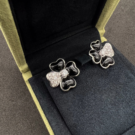 Серьги Van Cleef & Arpels Flora Cosmos VCARO5BW00