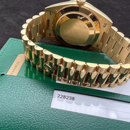 Rolex Day-Date 40 mm 228238
