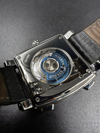 Ulysse Nardin Quadrato Dual Time 42 mm 243-92/632