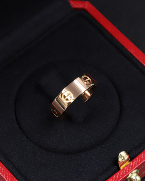 Кольцо Cartier Love Ring B4084800