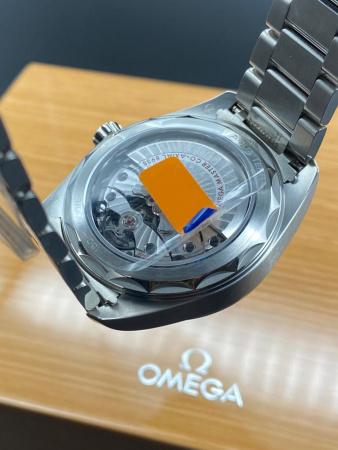 Omega Seamaster Aqua Terra 150M Co-Axial Master Chronometer GMT Worldtimer 43 mm 220.10.43.22.03.001