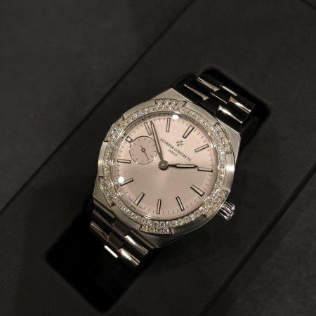 Vacheron Constantin Overseas Small Model 37 mm 2305V/100A-B078