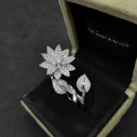 Кольцо Van Cleef & Arpels Flora Lotus VCARP1ND00