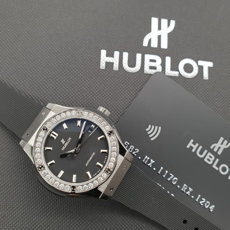 Hublot Classic Fusion Titanium 33 mm 582.NX.1170.RX.1204
