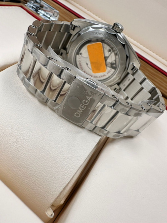 Omega Seamaster Aqua Terra 150M Co‑Axial Master Chronometer Small Seconds 38 mm 220.10.38.20.10.001