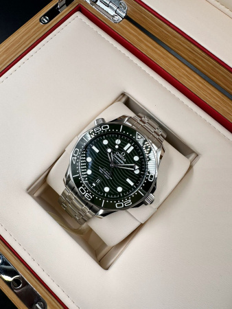 Omega Seamaster Diver 300M Co-Axial Master Chronometer 42 mm 210.30.42.20.10.001