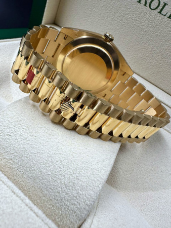 Rolex Day-Date 40 mm 228238