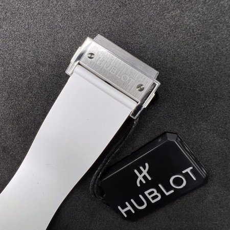 Hublot Classic Fusion Aerofusion Chronograph Orlinski White Ceramic 45 mm 525.HI.0170.RW.ORL21
