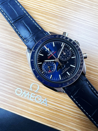 Omega Speedmaster Two Counters Co-Axial Chronometer Moonphase Chronograph 44.25 mm 304.33.44.52.03.001