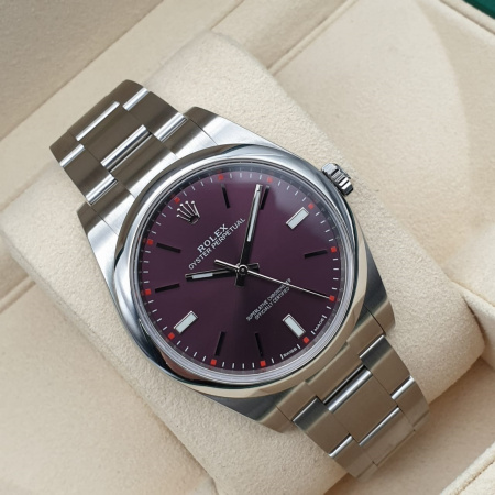 Rolex Oyster Perpetual 39 mm 114300