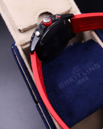 Breitling Professional Endurance Pro Breitlight® 44 mm X82310D91B1S1