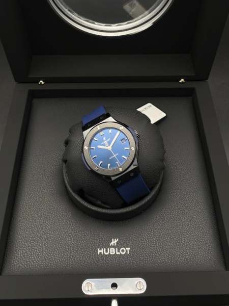 Hublot Classic Fusion Ceramic Blue 38 mm 565.CM.7170.RX
