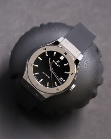Hublot Classic Fusion Titanium 38 mm 565.NX.1470.RX