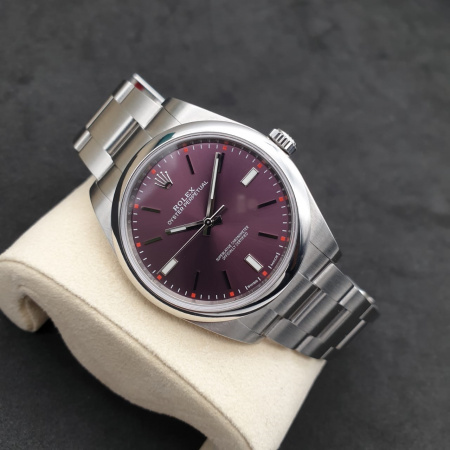 Rolex Oyster Perpetual 39 mm 114300