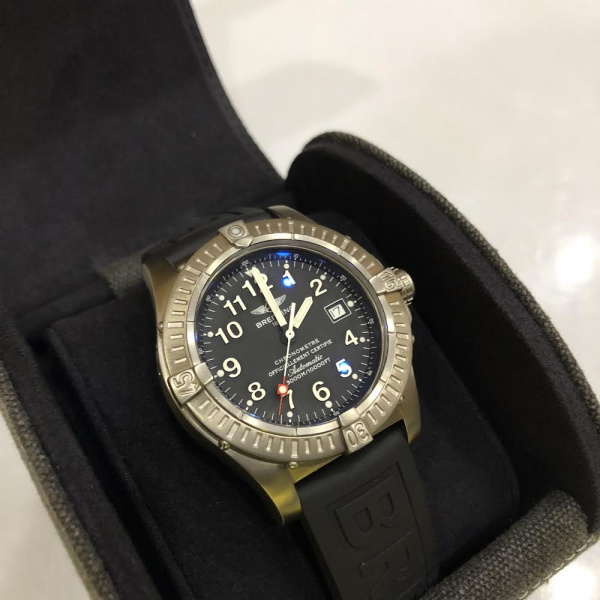 Breitling Avenger Seawolf