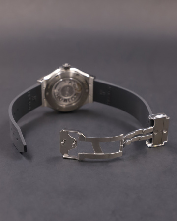 Hublot Classic Fusion Titanium 38 mm 565.NX.1470.RX