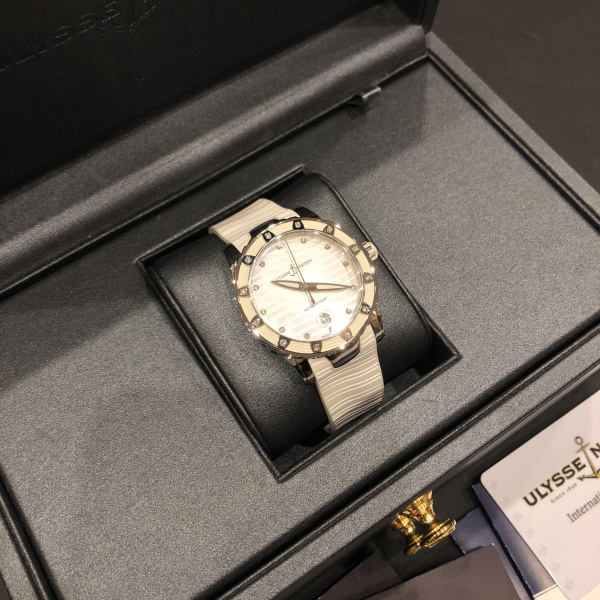 Ulysse Nardin Lady Diver 40 mm 8153-180E-3/10