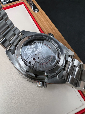 Omega Seamaster Planet Ocean 600m Co-Axial Master Chronometer 43.5 mm 215.30.44.21.01.001