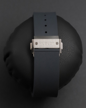 Hublot Classic Fusion Chronograph Titanium Racing Grey 45 mm 521.NX.7071.RX