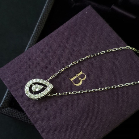 Подвеска Boucheron Timeless Creations Ava Pear JPN00234