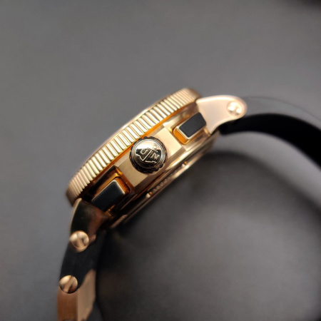 Ulysse Nardin Marine Chronograph Manufacture 43 mm 1506-150-3/61