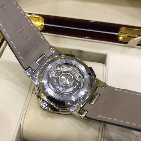 Ulysse Nardin Executive Dual Time