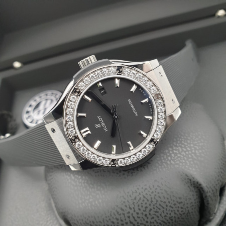 Hublot Classic Fusion Titanium 33 mm 582.NX.1170.RX.1204