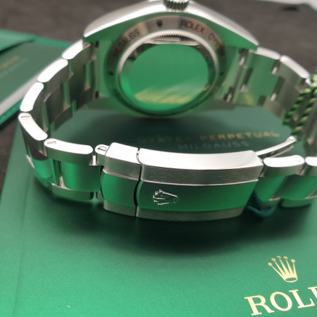 Rolex Oyster Milgauss Z-Blue 40 mm 116400