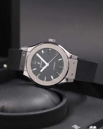 Hublot Classic Fusion Titanium 38 mm 565.NX.1470.RX