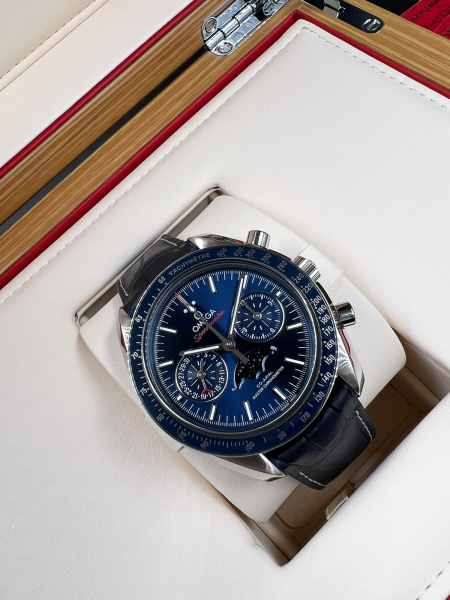 Omega Speedmaster Two Counters Co-Axial Chronometer Moonphase Chronograph 44.25 mm 304.33.44.52.03.001