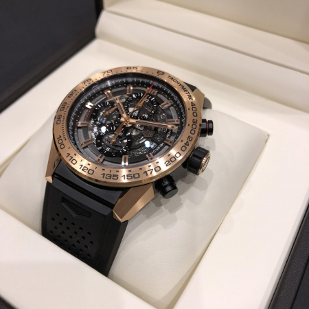 TAG Heuer Carrera Calibre Heuer 01