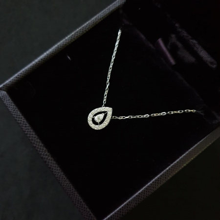 Подвеска Boucheron Timeless Creations Ava Pear JPN00234