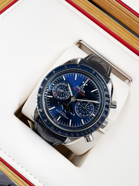 Omega Speedmaster Two Counters Co-Axial Chronometer Moonphase Chronograph 44.25 mm 304.33.44.52.03.001