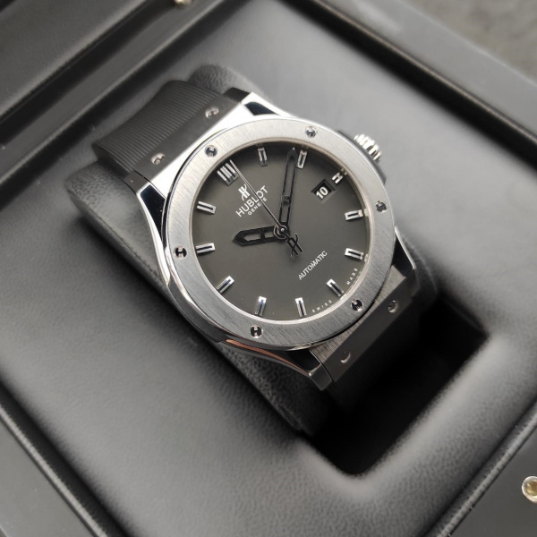 Hublot Classic Fusion Titanium 42 mm 542.NX.1170.RX