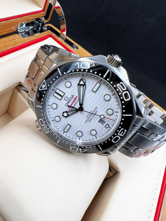 Omega Seamaster Diver 300M Co-Axial Master Chronometer 42 mm 210.30.42.20.04.001